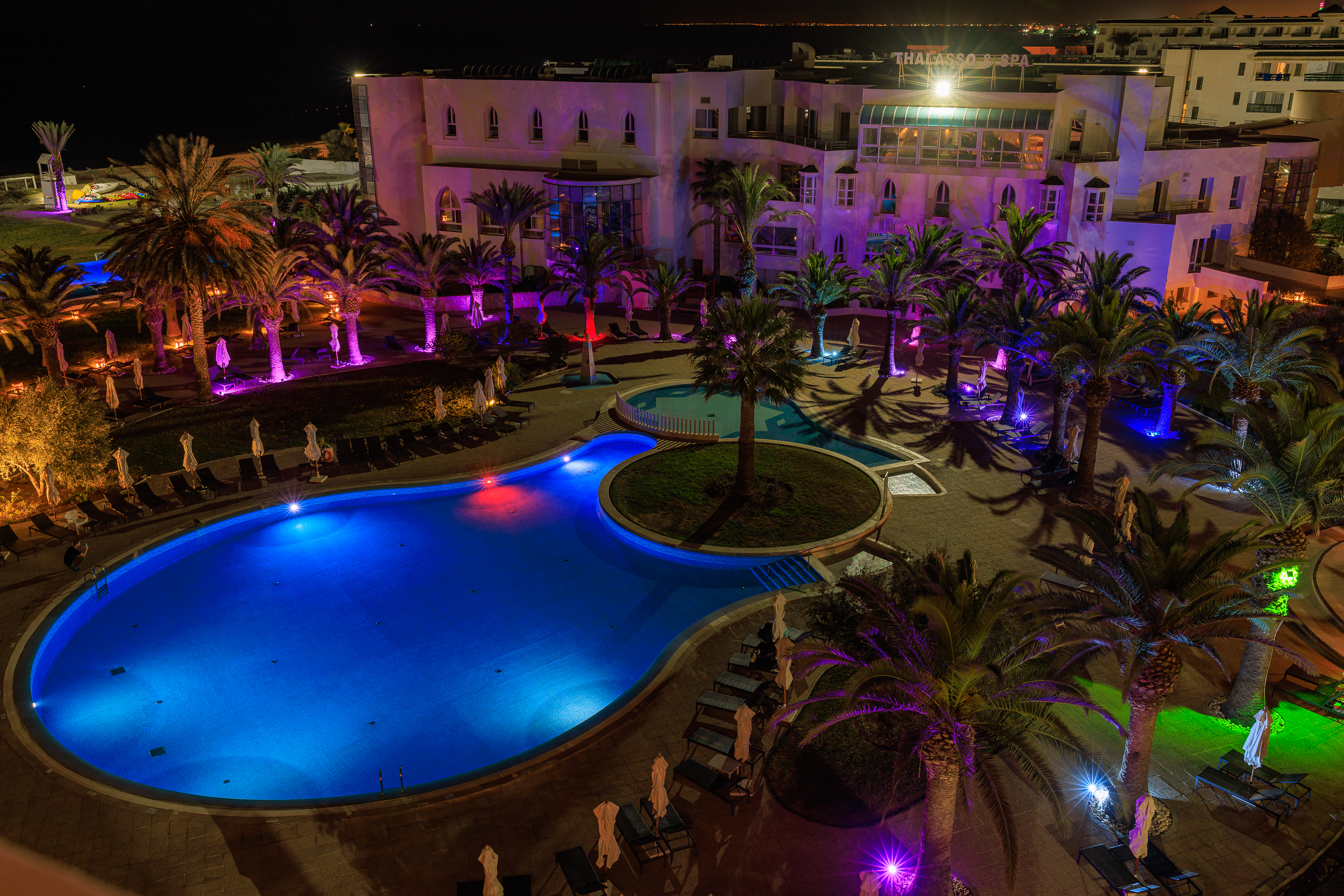 Pool bei Nacht